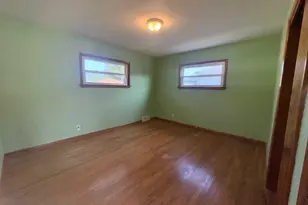 701 E 315th St, Willowick, OH 44095 - Photo 17