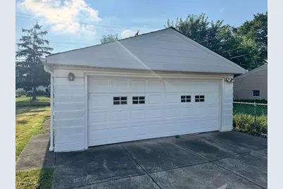 701 E 315th Street, Willowick, OH 44095 - Photo 5