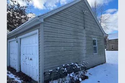 6926 Mackenzie Road, Olmsted Falls, OH 44138 - Photo 7