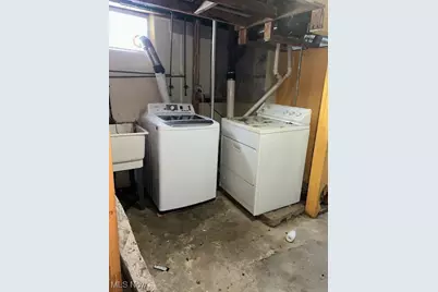 6926 Mackenzie Road, Olmsted Falls, OH 44138 - Photo 35