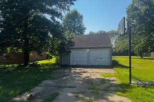 6926 MacKenzie Rd, Olmsted Falls, OH 44138 - Photo 9