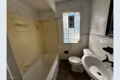 6926 Mackenzie Road, Olmsted Falls, OH 44138 - Photo 21