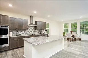 2865 Galway Dr, Brunswick Hills, OH 44212 - Photo 9