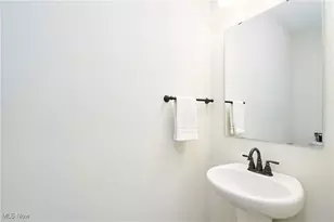 2865 Galway Dr, Brunswick Hills, OH 44212 - Photo 13