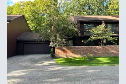 938 Trimble Place, Sagamore Hills, OH 44067 - Photo 1