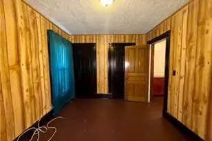 377 N Market St, East Palestine, OH 44413 - Photo 25