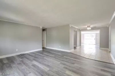 6185 Eldridge Boulevard, Huber Heights, OH 44146 - Photo 9