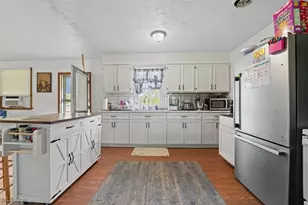 13137 Old State Rd, Huntsburg, OH 44046 - Photo 11