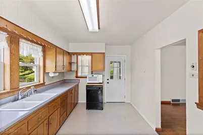 1257 Maple Avenue, Bellaire, OH 43906 - Photo 11