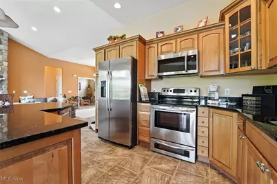 1437 Lake Vue Drive, Roaming Shores, OH 44085 - Photo 5