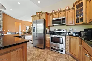 1437 Lake Vue Dr, Roaming Shores, OH 44085 - Photo 5