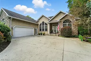 1437 Lake Vue Dr, Roaming Shores, OH 44085 - Photo 3