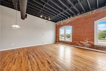 2220 Superior Viaduct, Loveland, OH 44113 - Photo 31