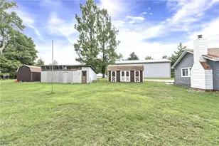 7390 Chestnut St, Chippewa Lake, OH 44215 - Photo 7