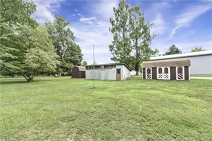 7390 Chestnut St, Chippewa Lake, OH 44215 - Photo 13