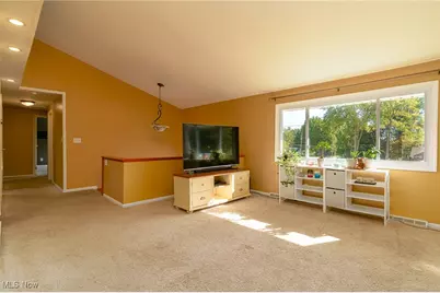 6650 Parkgate Oval, Green Hills, OH 44131 - Photo 3