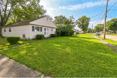 800 Boston Avenue, Elyria, OH 44035 - Photo 15