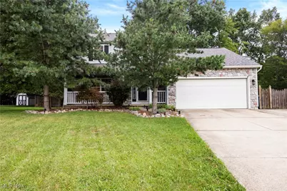 6238 Oak Tree Drive N, Lorain, OH 44053 - Photo 1