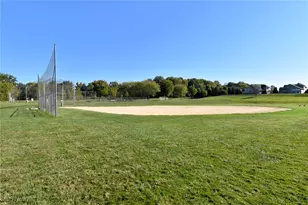 17581 Gates Landing Dr, Chagrin Falls, OH 44023 - Photo 43