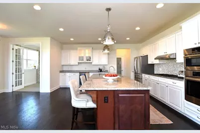 17581 Gates Landing Drive, Chagrin Falls, OH 44023 - Photo 9