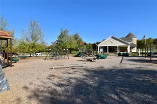 17581 Gates Landing Dr, Chagrin Falls, OH 44023 - Photo 47