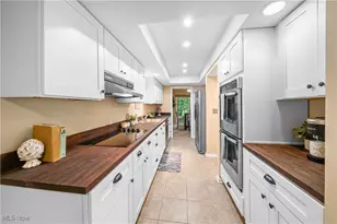 624-1 Russet Woods Ct, Aurora, OH 44202 - Photo 9