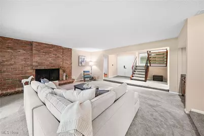 624-1 Russet Woods Court, Aurora, OH 44202 - Photo 3