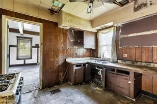 237 Norwood Ave, Youngstown, OH 44504 - Photo 9