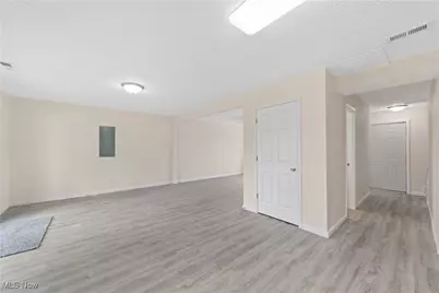 335 Abbe Road N, Elyria, OH 44035 - Photo 9