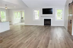 124 Lucretia Ln, Columbiana, OH 44408 - Photo 5