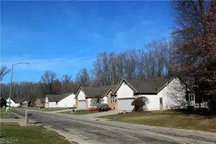 124 Lucretia Ln, Columbiana, OH 44408 - Photo 9