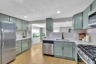 523 Purdue Ave, Elyria, OH 44035 - Photo 5