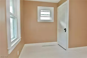 664 Tenney Ave, Campbell, OH 44405 - Photo 15