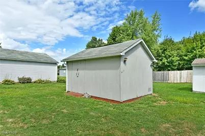 664 Tenney Avenue, Campbell, OH 44405 - Photo 13