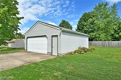 664 Tenney Avenue, Campbell, OH 44405 - Photo 7