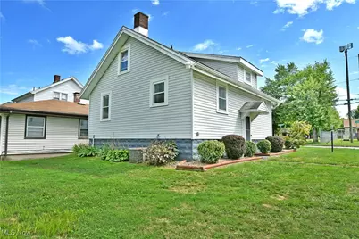 664 Tenney Avenue, Campbell, OH 44405 - Photo 5