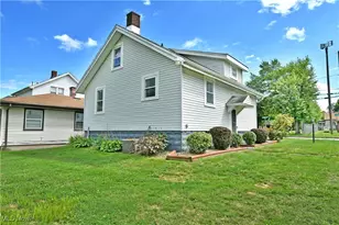 664 Tenney Ave, Campbell, OH 44405 - Photo 5