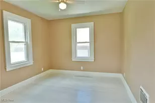 664 Tenney Ave, Campbell, OH 44405 - Photo 23