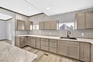 121 Lake St, Akron, OH 44301 - Photo 13