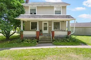 3504 Fairmount Blvd NE, Canton, OH 44705 - Photo 1