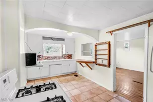 733 Critchfield St, Millersburg, OH 44654 - Photo 11