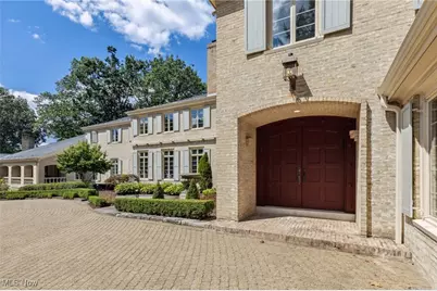 400 Hunters Hollow Drive SE, Warren, OH 44484 - Photo 3