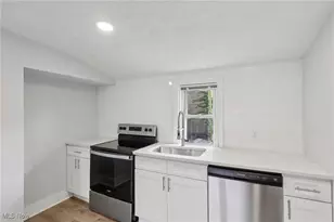 13855 Clifton Blvd, Oakwood, OH 44107 - Photo 35