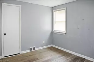 1313 Humbolt Ave, Youngstown, OH 44502 - Photo 11