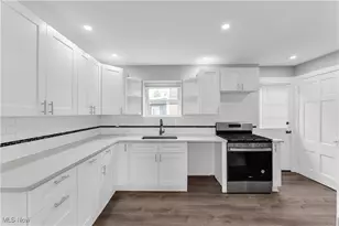 302 Louisiana Ave, Lorain, OH 44052 - Photo 9