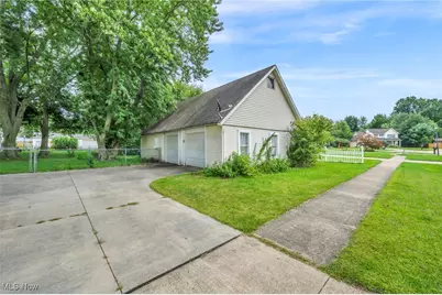 34579 Bainbridge Road, North Ridgeville, OH 44039 - Photo 15