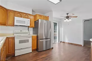 9408 Tallmadge Rd, Diamond, OH 44412 - Photo 11