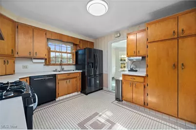 976 Gulf Road, Elyria, OH 44035 - Photo 15