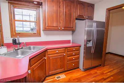 65893 McGregor Hill Road, Bellaire, OH 43906 - Photo 9