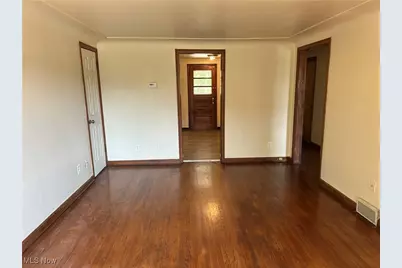 28 W Boston Avenue, Youngstown, OH 44507 - Photo 3